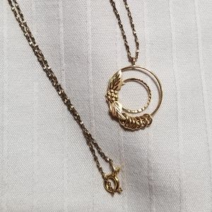 10k Gold Pendant with 18in Chain